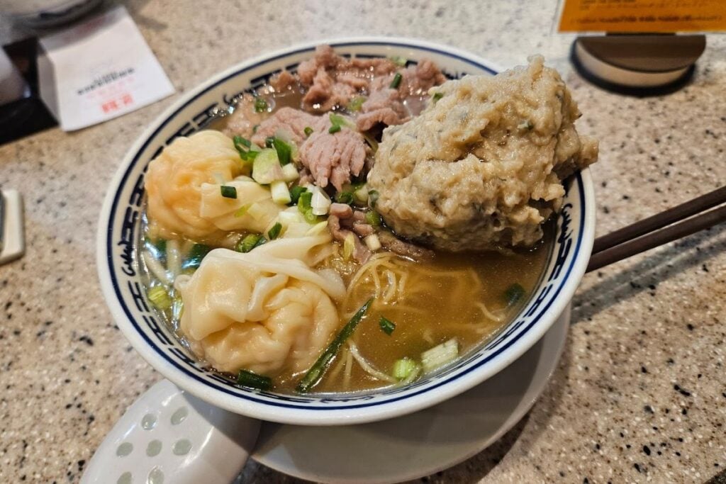 Cheap eats in Hong Kong you must try at least once 13 best cheap eats in hong kong Mak’s Noodle