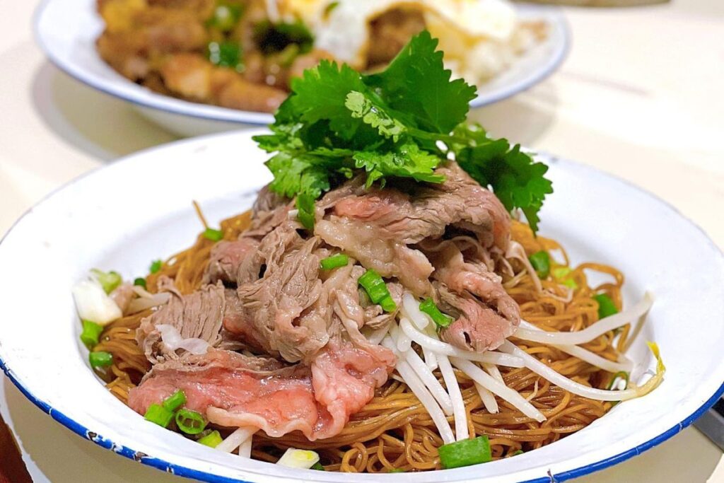 Big JJ Seafood Hotpot brings cha chaan-teng inspired dishes to its soon-to-open BaseHall branch Big JJ Seafood Hotpot brings cha chaan teng-inspired dishes to its soon-to-open BaseHall branch