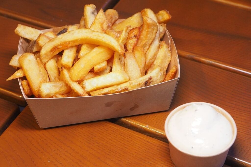 Fries Fanatic has reviewed more than 200 fries in Hong Kong, raising the city’s great potato standard 1 Fries Fanatic fries with mayonnaise on the side
