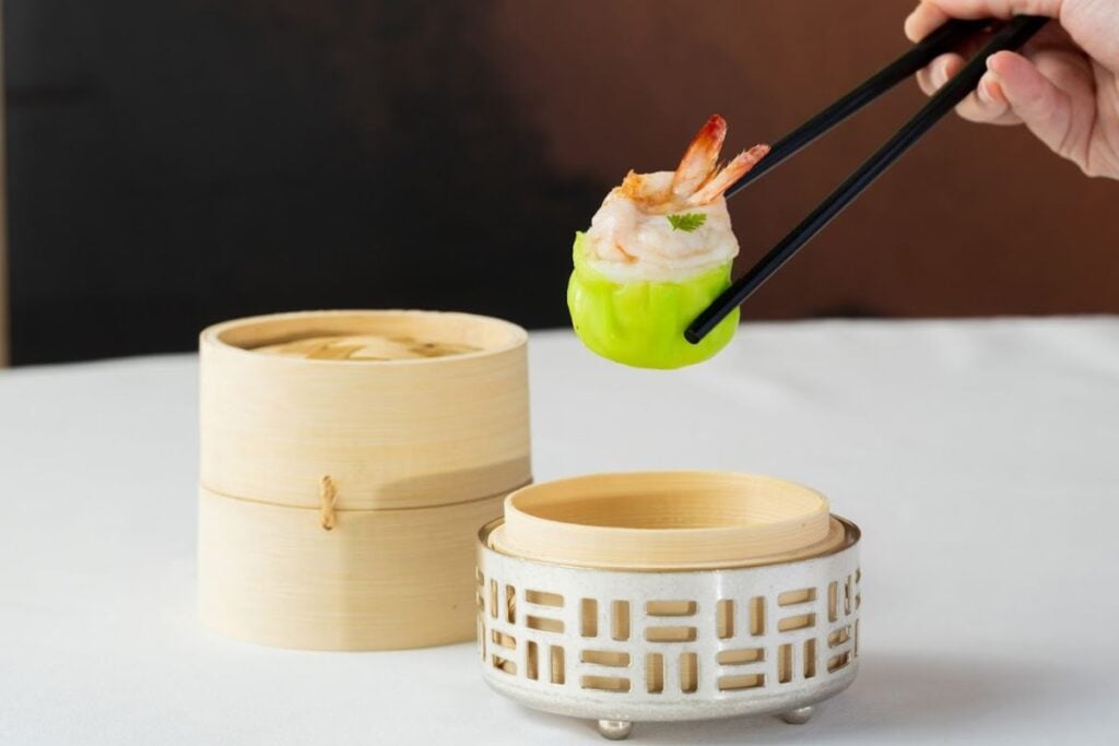 The best Cantonese fine-dining restaurants in Hong Kong for splurging on local flavours 14 Lung King Heen best fine-dining Cantonese in Hong Kong