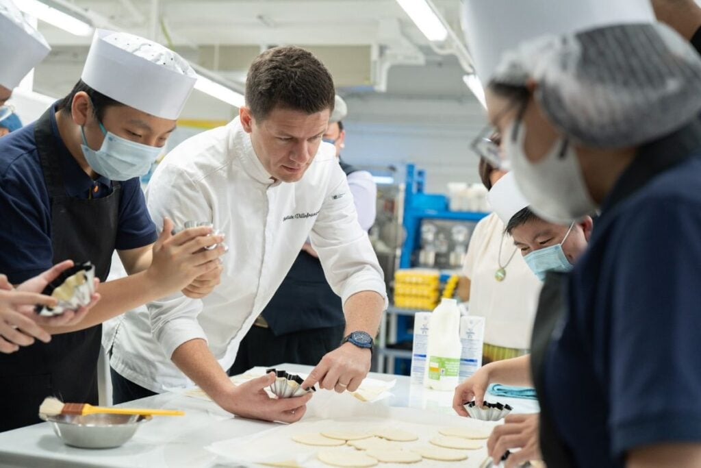 r é n launches Artisan Egg Tarts made with Hong Kong eggs at VTC’s Shine 2 r é n launches Artisan Egg Tarts pastry chef Baptiste Villefranque