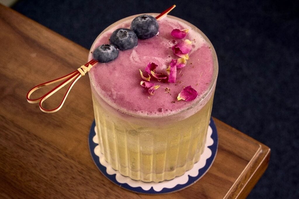 The 32 best bars in Hong Kong to try in 2025, from dive bars to fine mixology 18 The Hollywell’s 32 best bars in Hong Kong