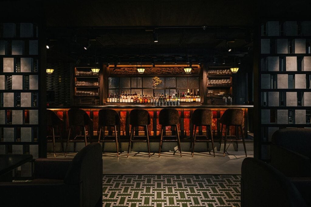 The 32 best bars in Hong Kong to try in 2025, from dive bars to fine mixology 20 best bars to try in Hong Kong 2025 Gokan