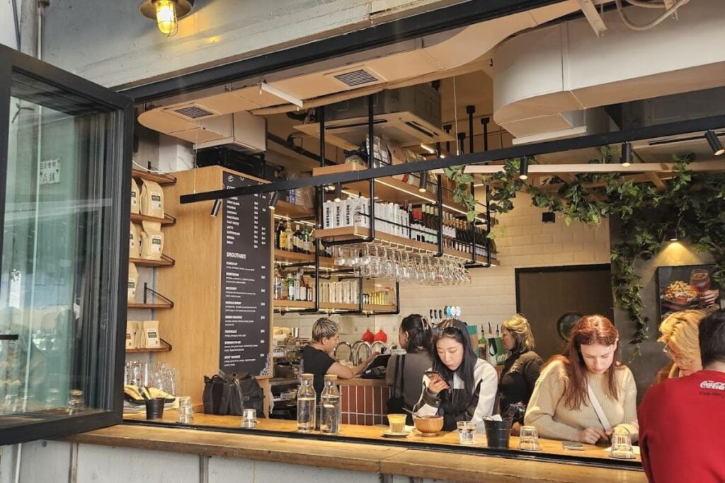 The best cafès in Wan Chai to get your caffeine fix 3 best cafes in Wan Chai Blend & Grind Starstreet