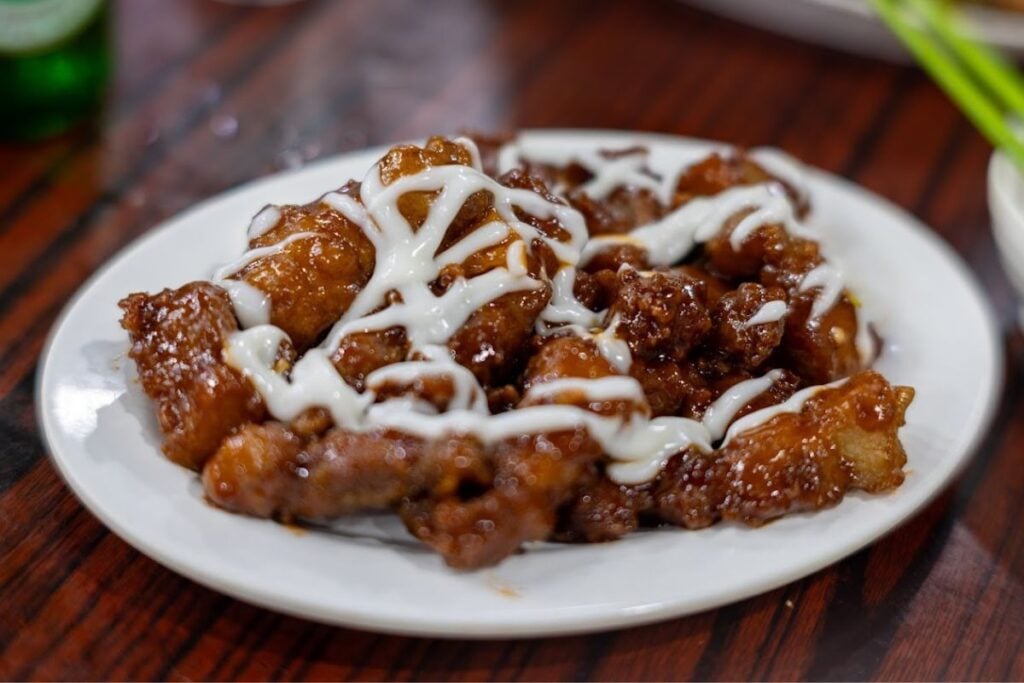 The best dai pai dongs in Hong Kong for the ultimate wok hei flavours 3 the best dai pai dongs hong kong cantonese food street eating Temple Spice Crabs