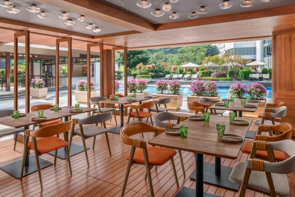 The best hotels to book in Hong Kong for wining and dining, from affordable to luxurious 6 best hotels for foodies in Hong Kong JW Marriott Hotel Hong Kong