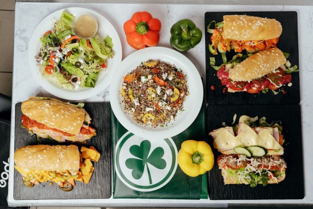 The best junk boat catering options for the hot summer season 1 best junk catering options Hong Kong Shamrock Catering