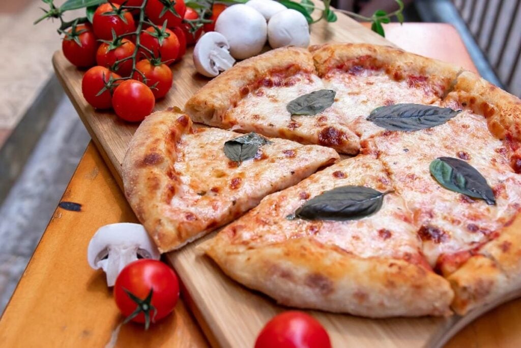 The best junk boat catering options for the hot summer season 7 best junk catering options Hong Kong Dough Bros