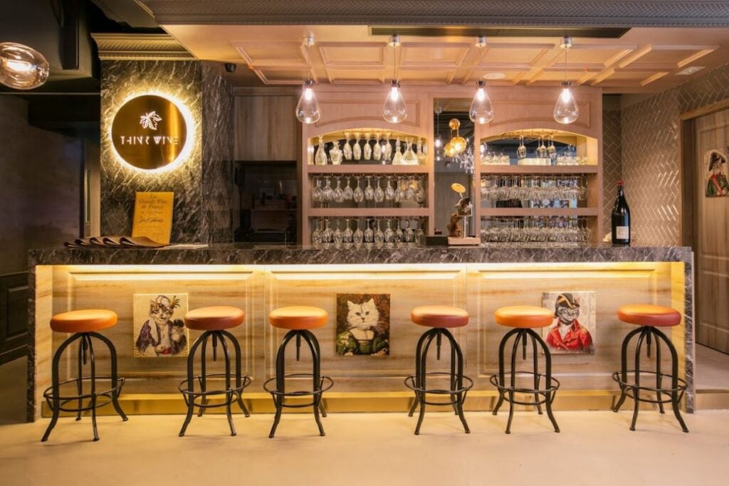 The best oyster bars & deals in Hong Kong 6 best oyster bars in Hong Kong ThinkWine