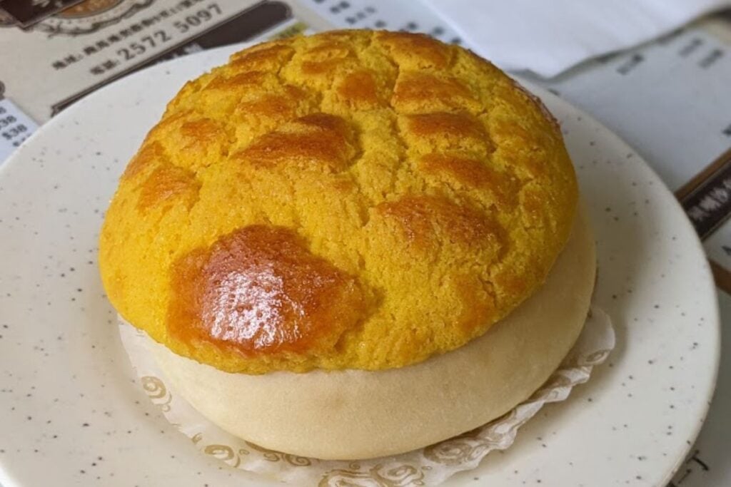 The best pineapple buns in Hong Kong 7 best pineapple buns Hong Kong Cheung Hing Cha Chaan Teng