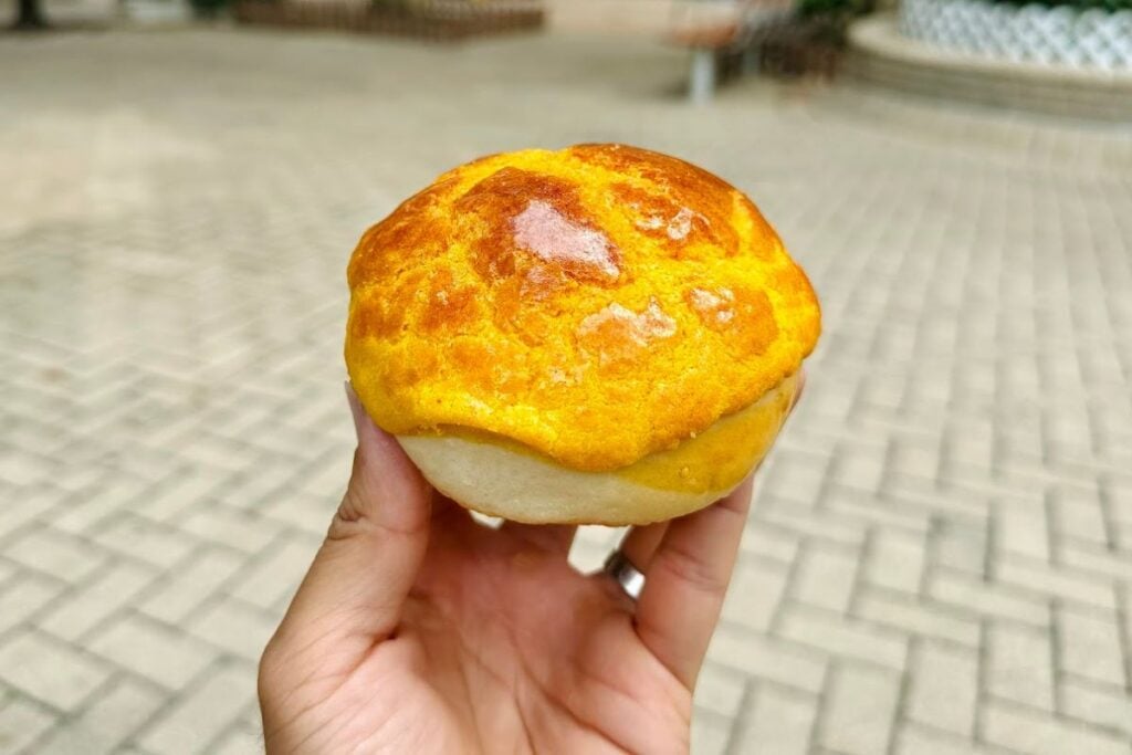 The best pineapple buns in Hong Kong best pineapple buns Hong Kong Kam Wah