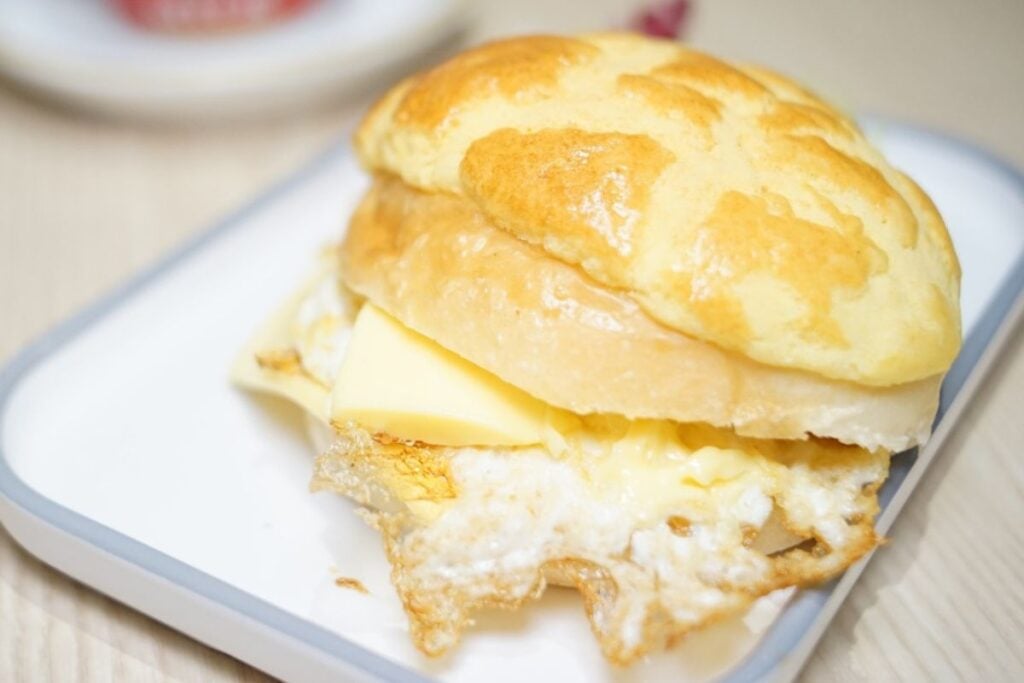 The best pineapple buns in Hong Kong 8 best pineapple buns in Hong Kong Hang Heung Bakery Cafe