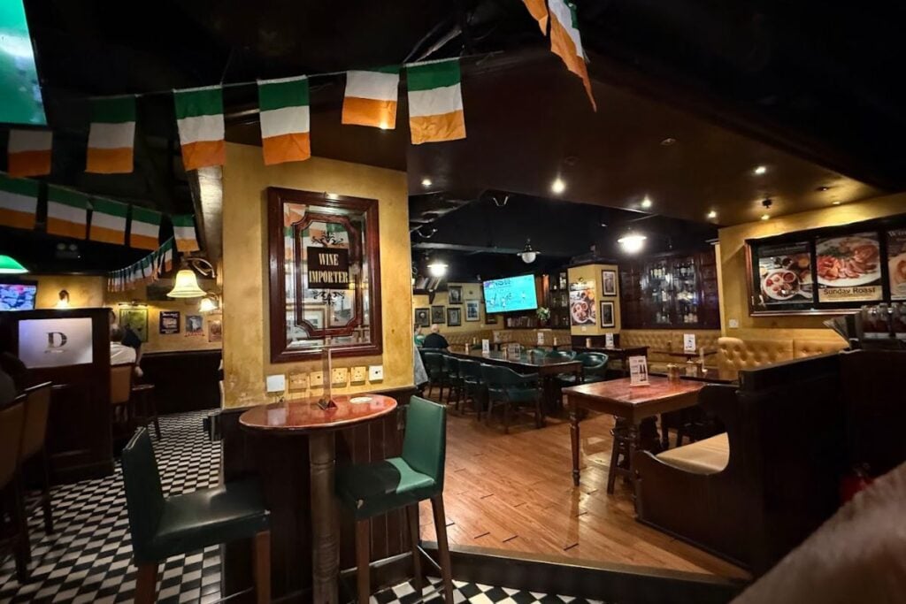 The best pubs in Hong Kong for a couple of pints and pub grub 1 best pubs in Hong Kong Delaney's Kowloon