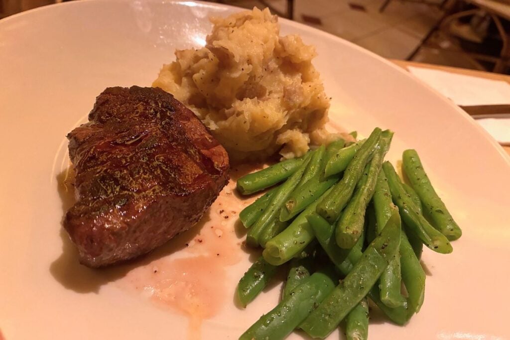 The Cheesecake Factory review: a reliable taste of Americana found in Hong Kong 3 The Cheesecake Factory restaurant review Tsim Sha Tsui petite filet steak