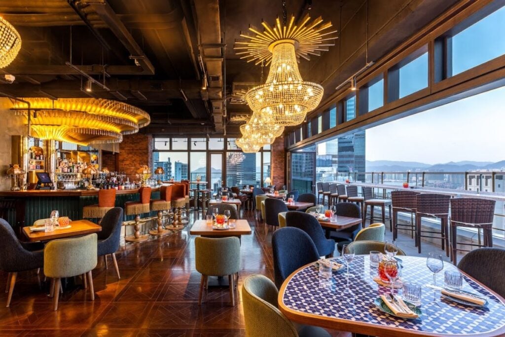 The coolest rooftop bars in Hong Kong for incredible views and drinks 11 best rooftop bars in Hong Kong TopTown